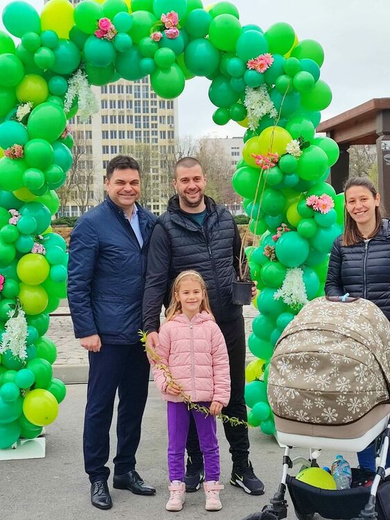 Близо 80 чинара ще засадят димитровградчани в екологична инициатива