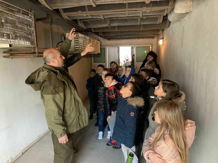 Ученици от Смолян посетиха единствената шишаркосушилня в региона