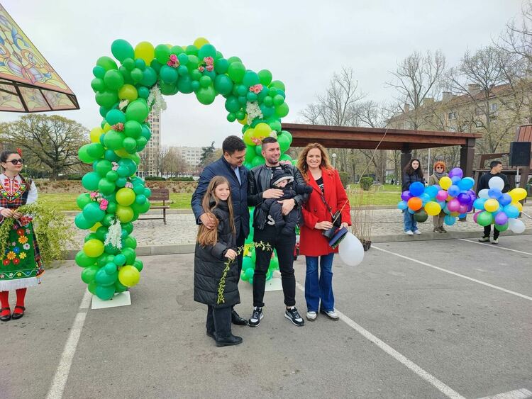 Близо 80 чинара ще засадят димитровградчани в екологична инициатива