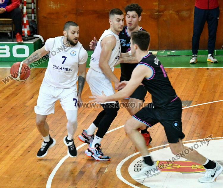 Баскетболният Хасково с категорична победа над &bdquo;Пловдив Мамбас&ldquo; в последен кръг от редовния сезон