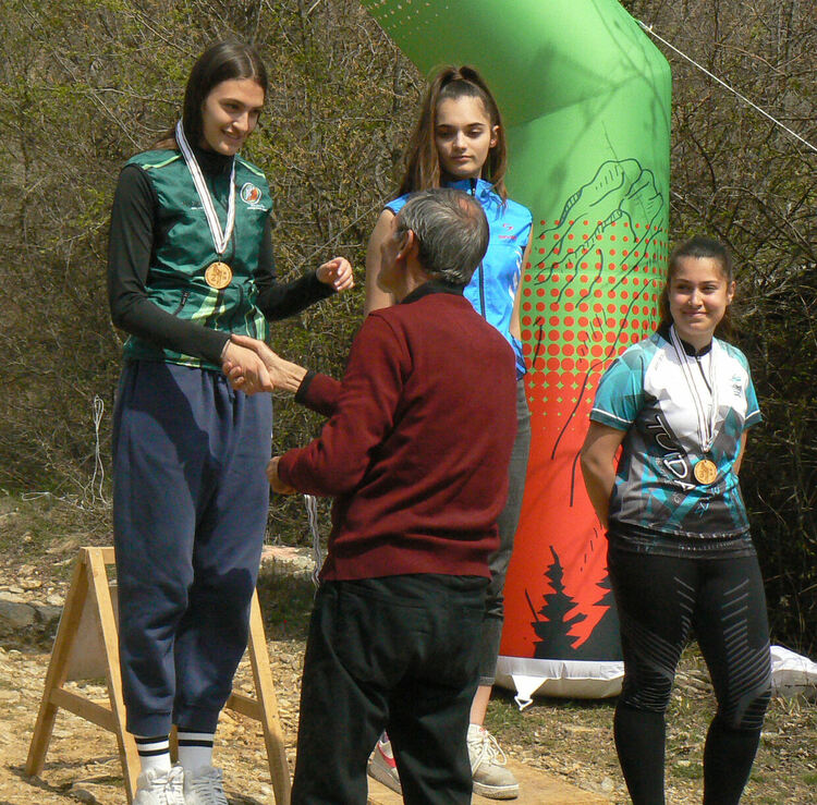 5 медала за състезателите на „Компас“ от Купа „Сърнена гора“
