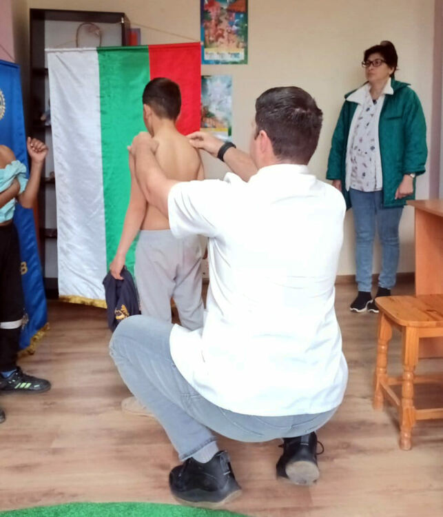 Откриха гръбначни изкривявания при 20 деца от 328 прегледани