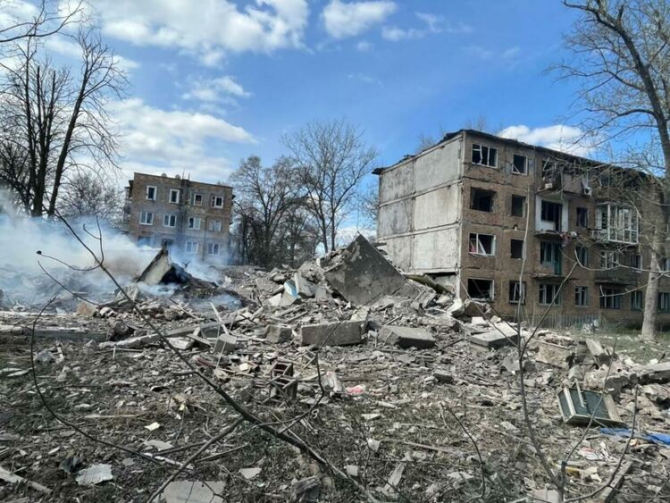 Руснаците превръщат Авдеевка в руини