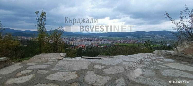 Обновяват туристическата инфраструктура на лесопарк "Момчил юнак"