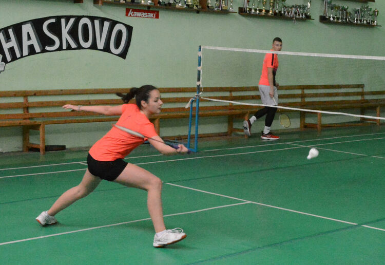 Национални отбори на България по бадминтон на лагер в Хасково