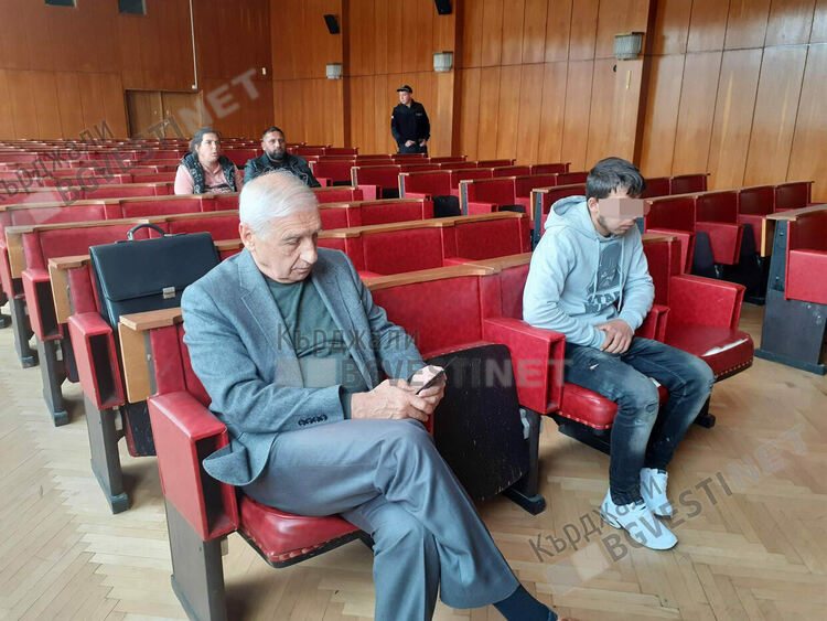 Съдът пожали непълнолетния Атанас И.,който причини смърт по непредпазливост, даде му една година условно