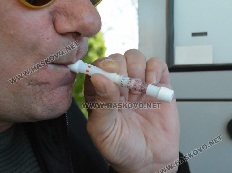 Хасковлии вече се тестват безплатно за алкохол на бензиностанция 