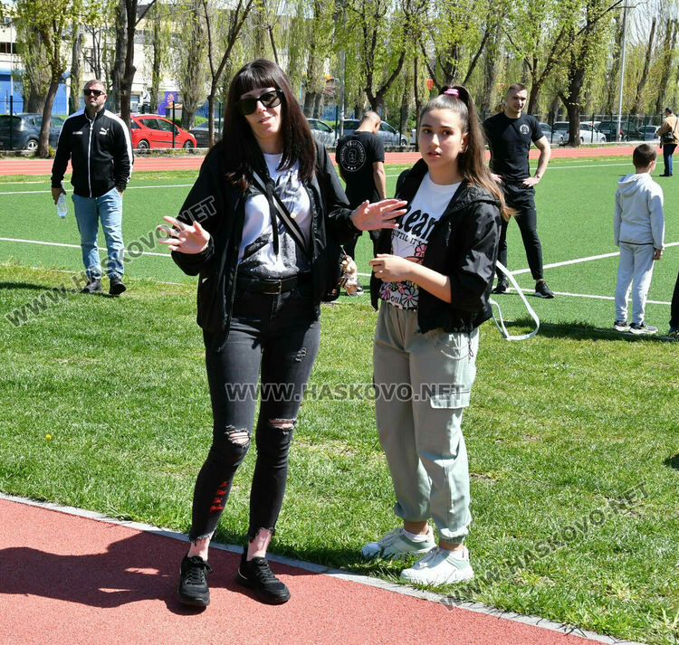 Над 100 ентусиасти се включиха в благотворителната тренировка в Хасково