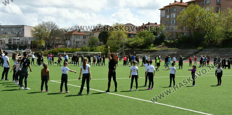 Над 100 ентусиасти се включиха в благотворителната тренировка в Хасково