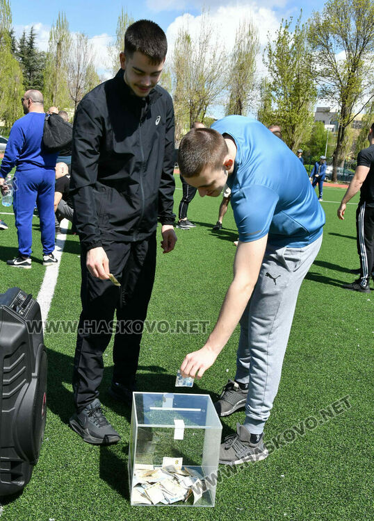 Над 100 ентусиасти се включиха в благотворителната тренировка в Хасково