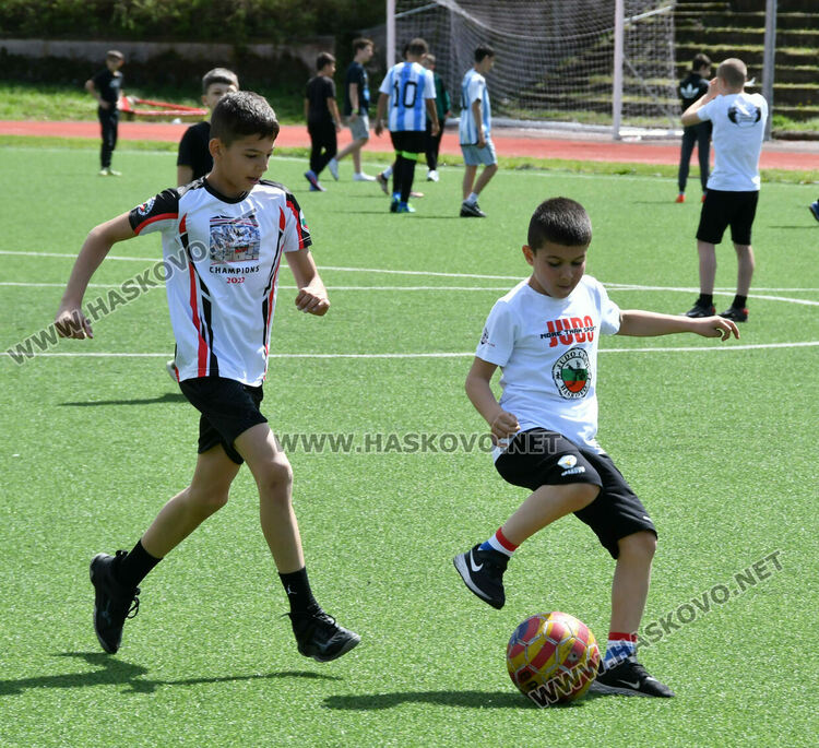 Над 100 ентусиасти се включиха в благотворителната тренировка в Хасково