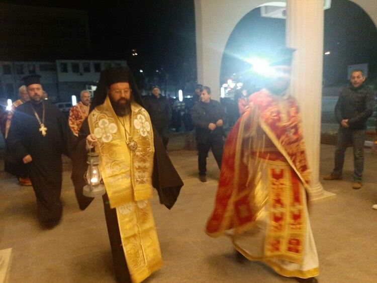 Смолянчани изпълниха храмовете за Великден