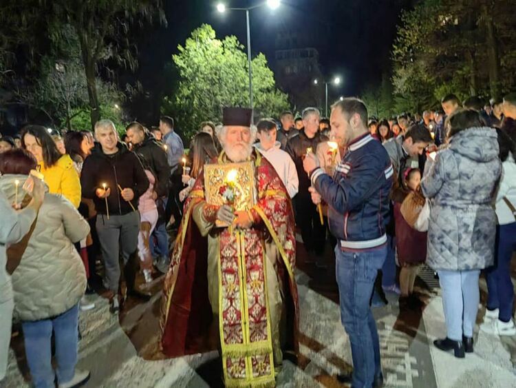 Великден е! Кърджали празнува възкресението на Христос!