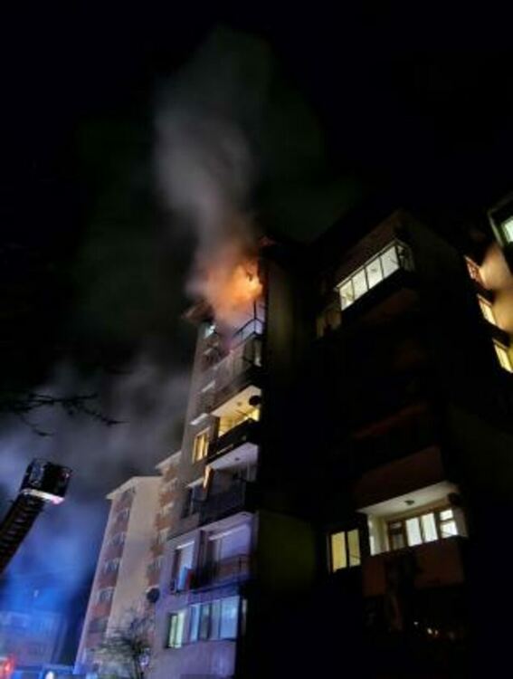 Трима обгазени при пожар миналата нощ, няма опасност за живота им