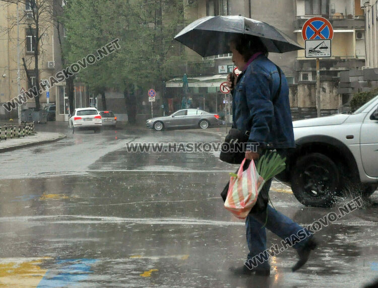 Най-много дъжд валя в Хасково, наводни улици