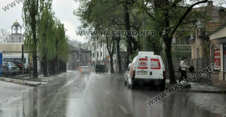 Най-много дъжд валя в Хасково, наводни улици
