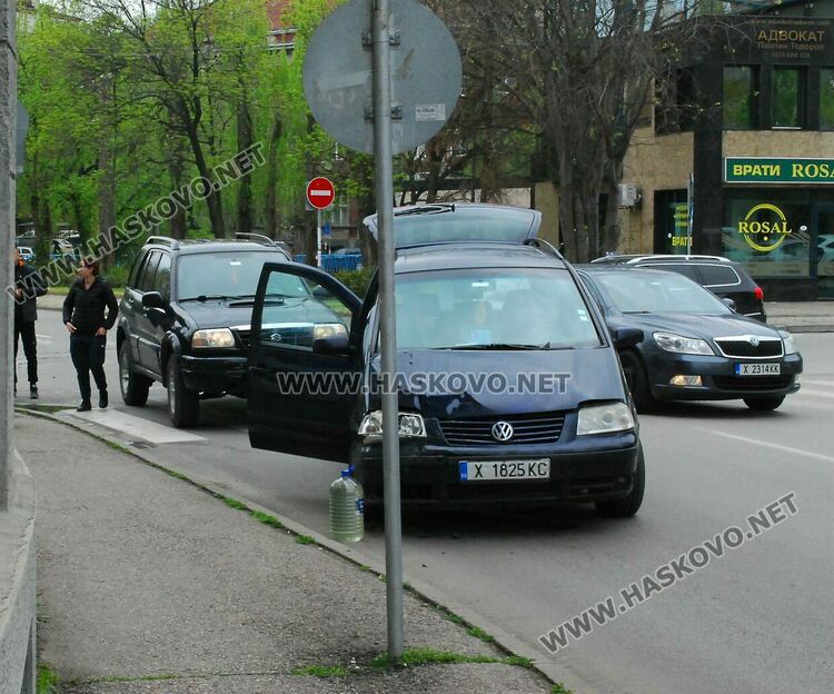 Катастрофа на пешеходна пътека затрудни движението до съда в Хасково