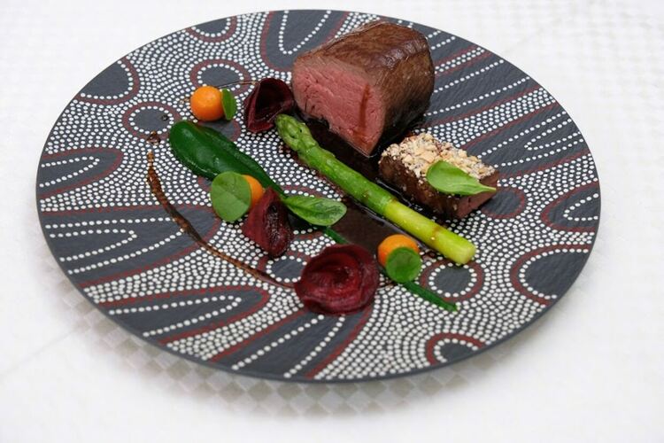 Кулинарен гуру с уроци по готварство в Гимназията по туризъм в Хасково