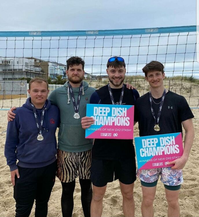 Гордост! Кърджалиецът Тодор Топалов грабна поредното злато от турнир по плажен волейбол в Борнемут