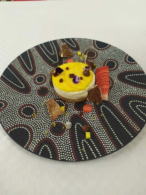 Кулинарен гуру с уроци по готварство в Гимназията по туризъм в Хасково