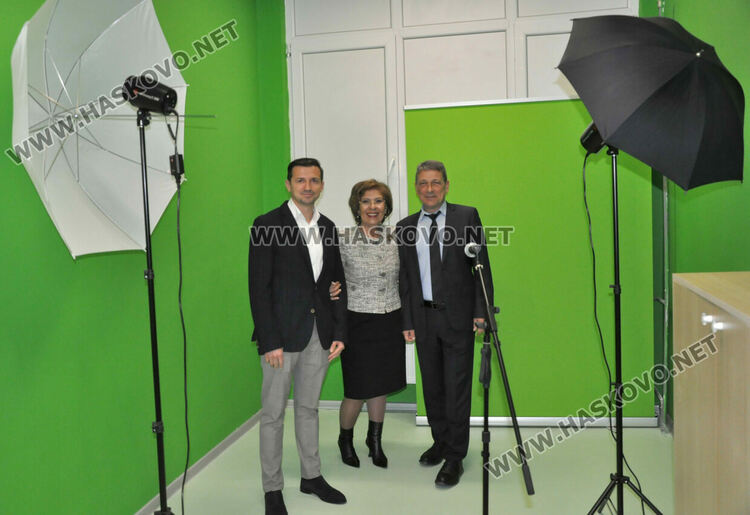 В Езиковата гимназия в Хасково организираха за първи път Дни на кариерното ориентиране по идея на ученици