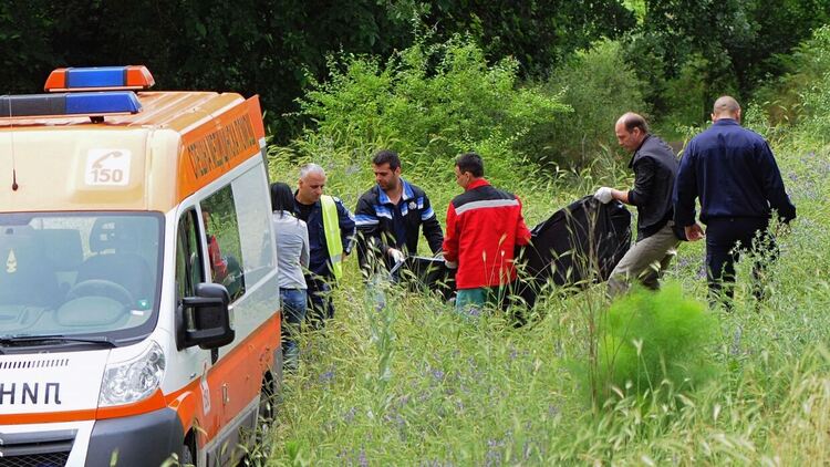 Откриха трупа на 59-годишна жена в микроязовир, разследват смъртта й