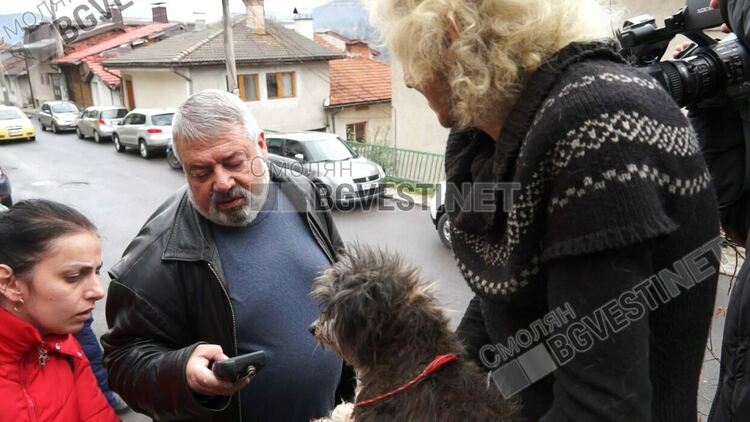 Изземват глутницата от "Къщата на кучетата" на ул. "Кольо Шишманов"... само, за да ги кастрират