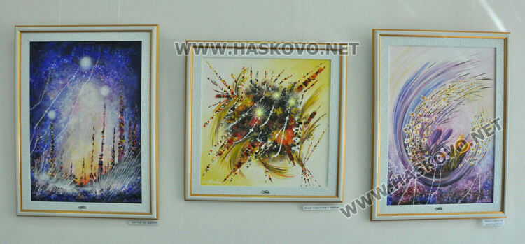 Снежана Генева показва картини с уловената пъстрота на природата