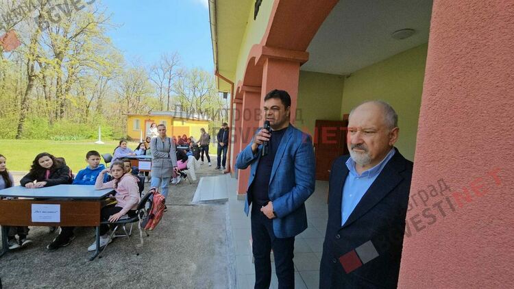 Над 40 деца от Димитровград участваха в „Пътуване към Космоса“