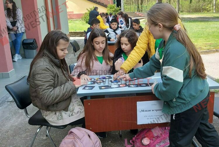 Над 40 деца от Димитровград участваха в „Пътуване към Космоса“