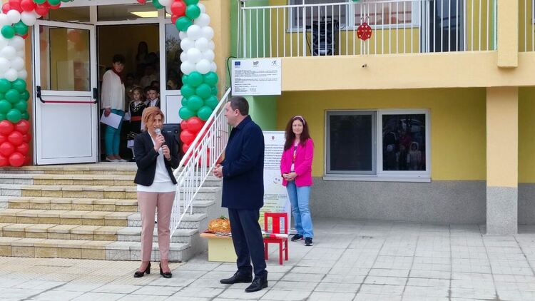 Приключиха дейностите по обновяването на филиала на Детска градина „Калина Малина“