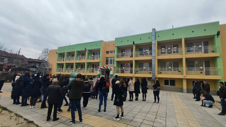 Приключиха дейностите по обновяването на филиала на Детска градина „Калина Малина“