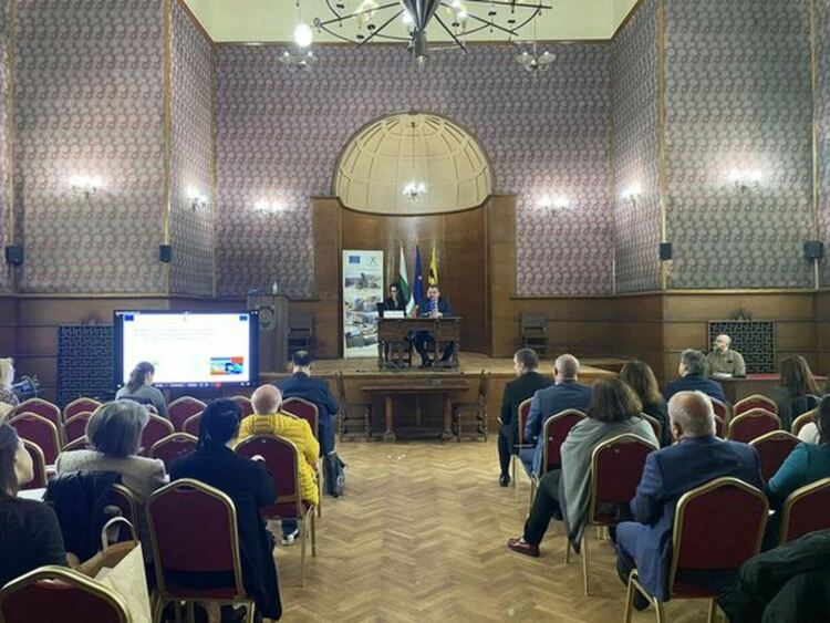 Перник бе домакин на Информационна кампания за възможностите за подкрепа по линия на Програма „Развитие на регионите“ 2021-2027