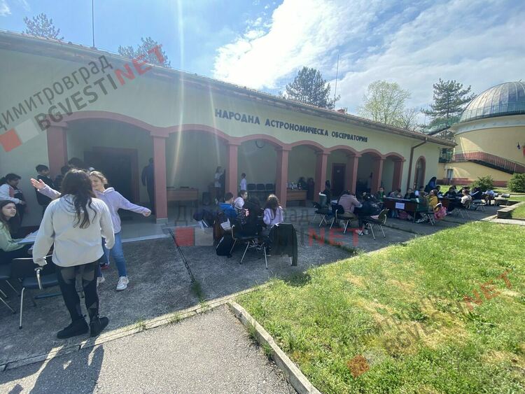 Над 40 деца от Димитровград участваха в „Пътуване към Космоса“