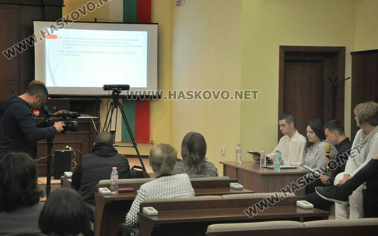 Най-крупните дарители на Хасково искали просветно средище в града, а на мястото е построена автогара