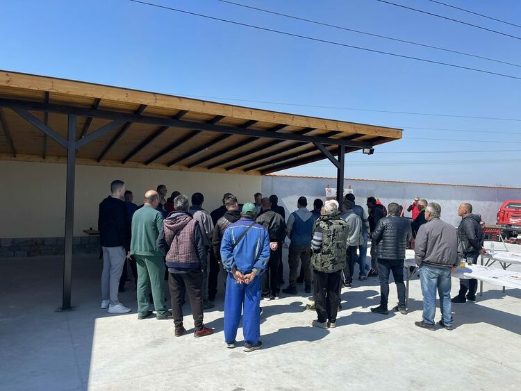 Производителят на керамични изделия "Младост" представи продуктите си в базата на "Строй - Ди"