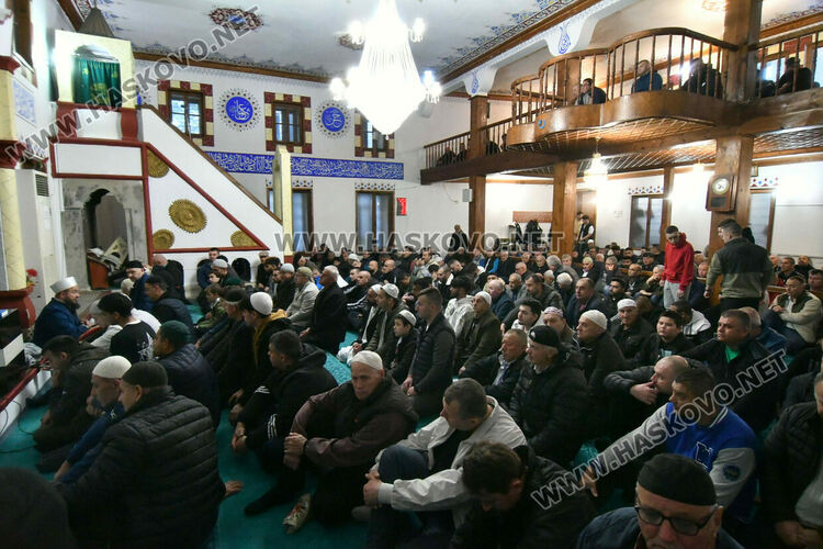 Мюсюлманите празнуват Рамазан байрам