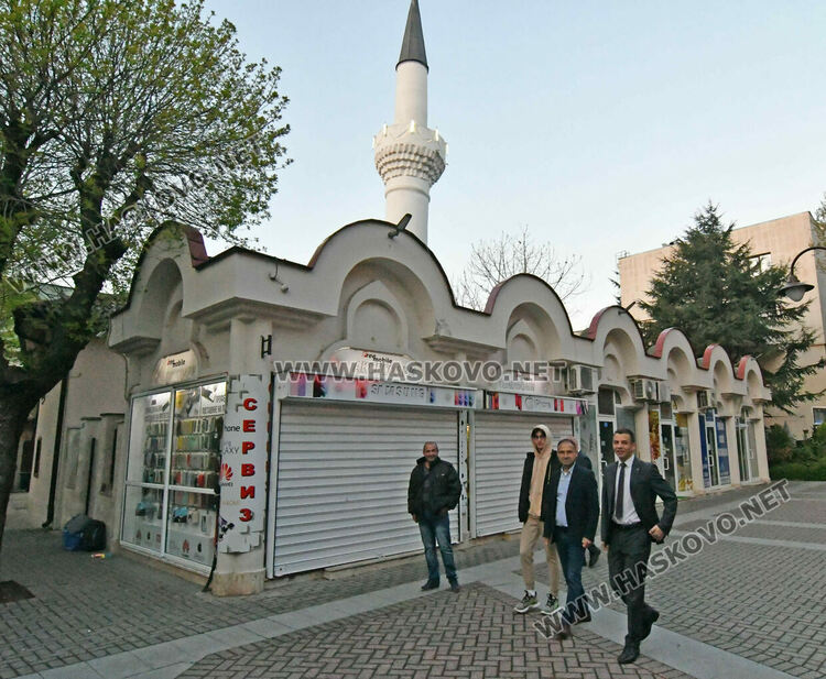 Мюсюлманите празнуват Рамазан байрам