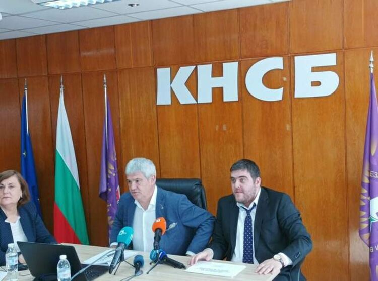 Необходимият нетен месечен доход за издръжка на живота на един човек е 1394 лева