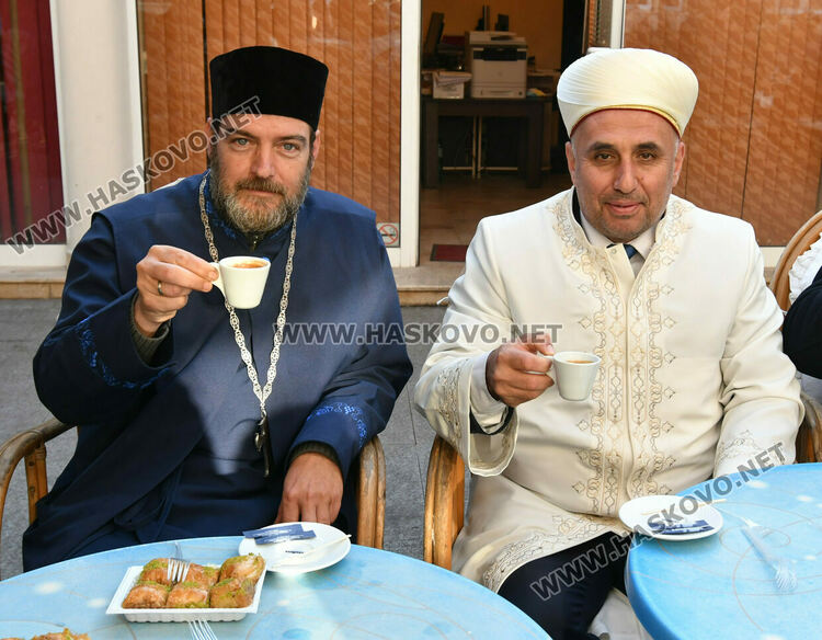 Мюсюлманите празнуват Рамазан байрам