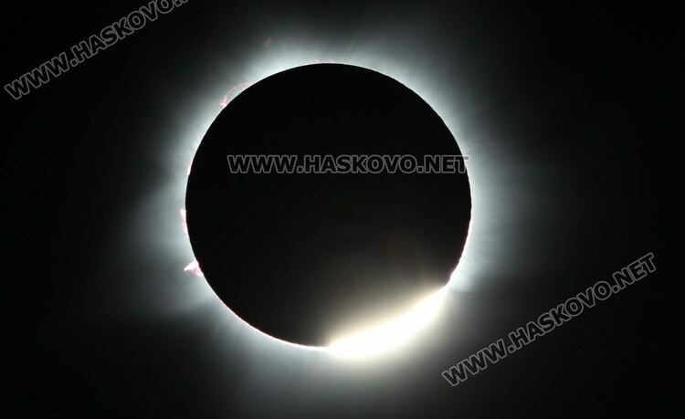 Астрономи от Хасково „запечатаха“ хибридното затъмнение в Австралия