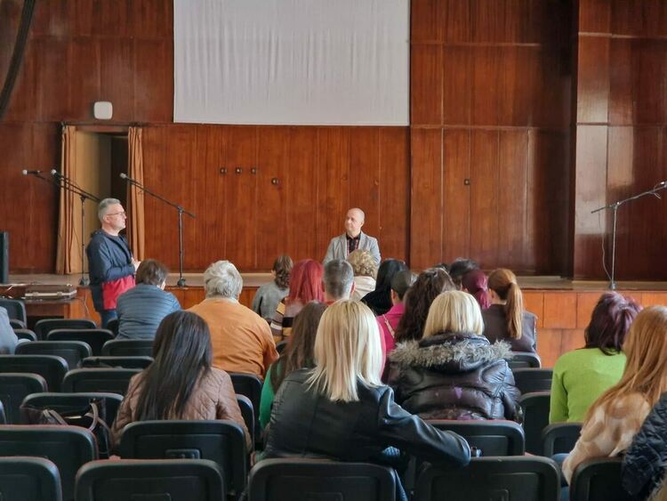 Поставиха начало на сътрудничество на "Златаров" с Гражданско движение "Будител"