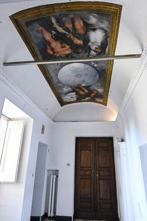 Изгониха принцеса от италианската ѝ вила с фрески на Караваджо и Гуерчино