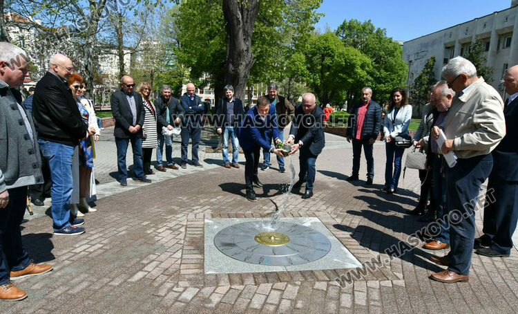 „Километър нула -Хасково“ стана атракция още в първия ден на откриването му