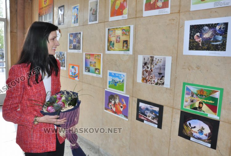 Мария Габриел: При прозрачност върху алгоритмите и данните, с които те боравят, изкуственият интелект е възможност