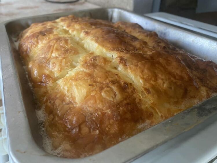 Ученици и студенти точиха баници в Райново на готварски събор