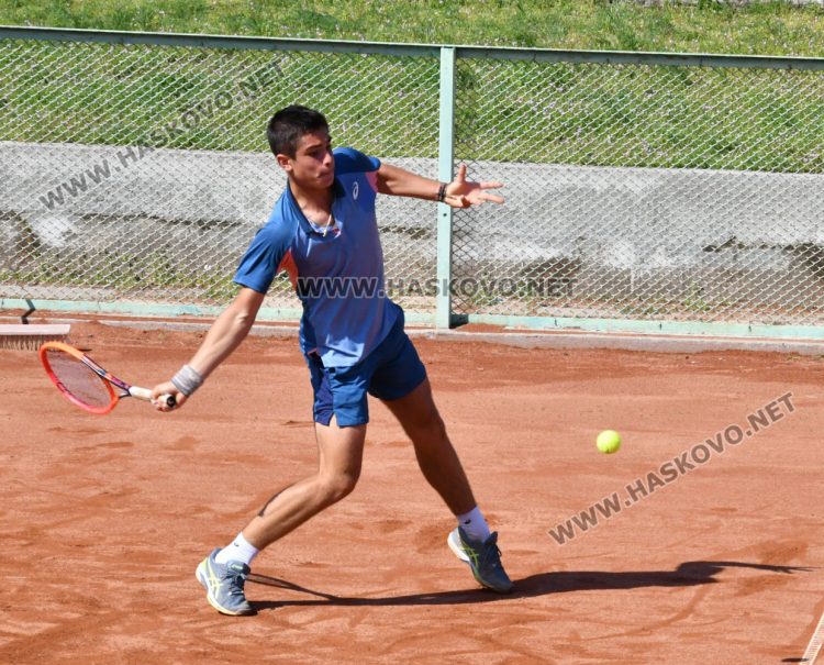 Българи триумфираха в сингъл надпреварата по тенис за  “Купа Хасково”