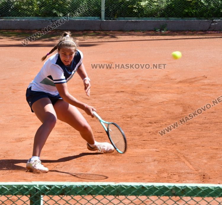 Българи триумфираха в сингъл надпреварата по тенис за  “Купа Хасково”