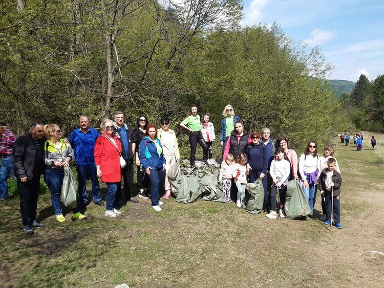 В Деня на Земята РИОСВ – Пловдив почисти замърсени eкопътеки в Царството на орхидеите
