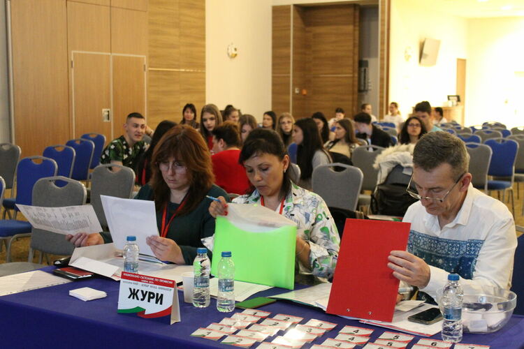 Ученици от Гимназията по туризъм с грамоти от Национално състезание за готварство и хотелиерство